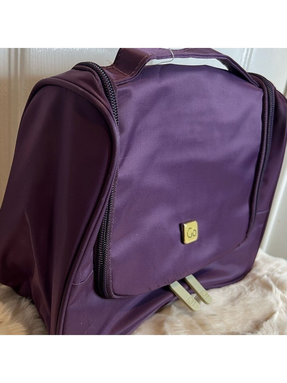 GO HANGING TOILETRY ZIPPERED BAG - Picture 2 of 10